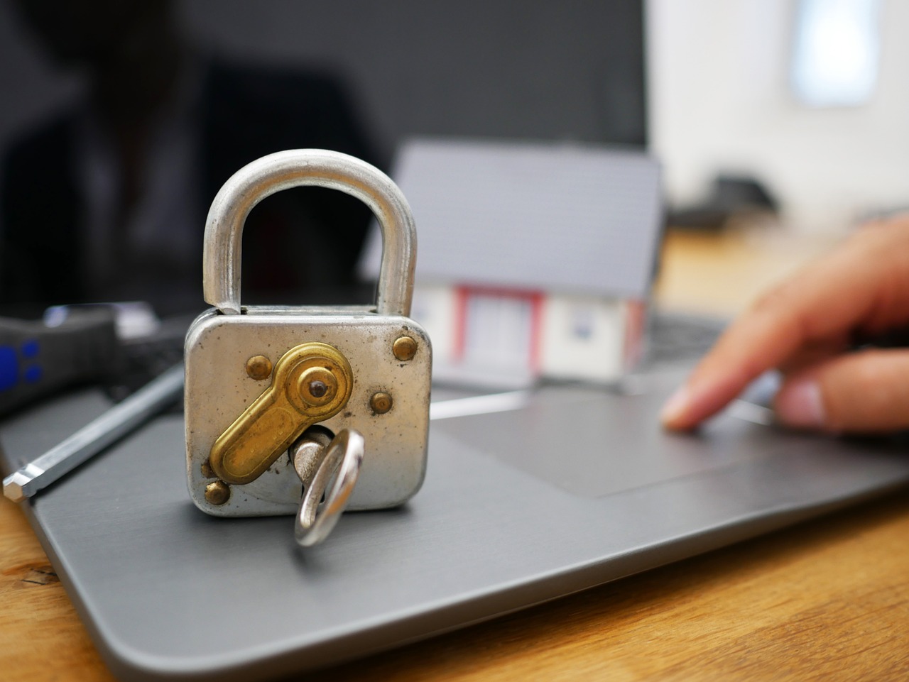 VX账号买卖：苹果手机详情下载教程软件app